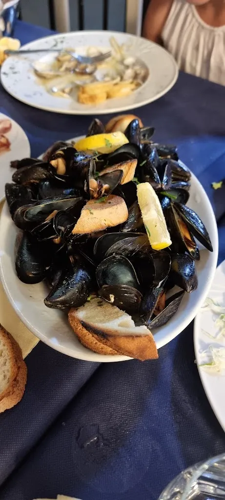 Akis Chatzipapas_Lo Scoglio_San Lucido_review