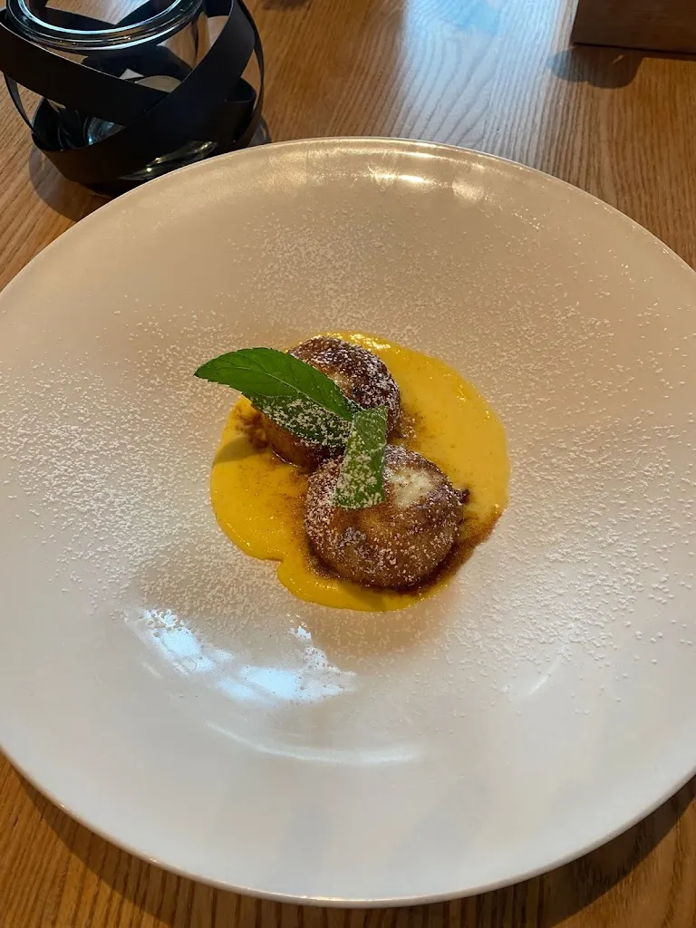 Jenny Johnston_Rifugio Col Pradat_Corvara_review