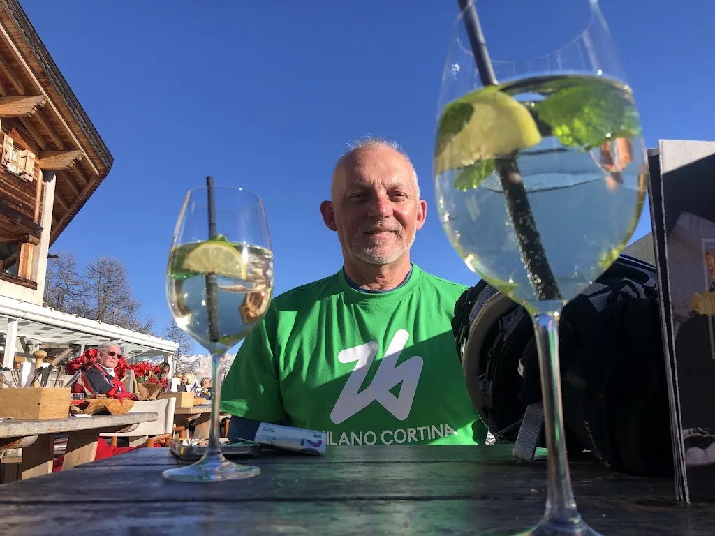 Paul_Rifugio Col Pradat_Corvara_review