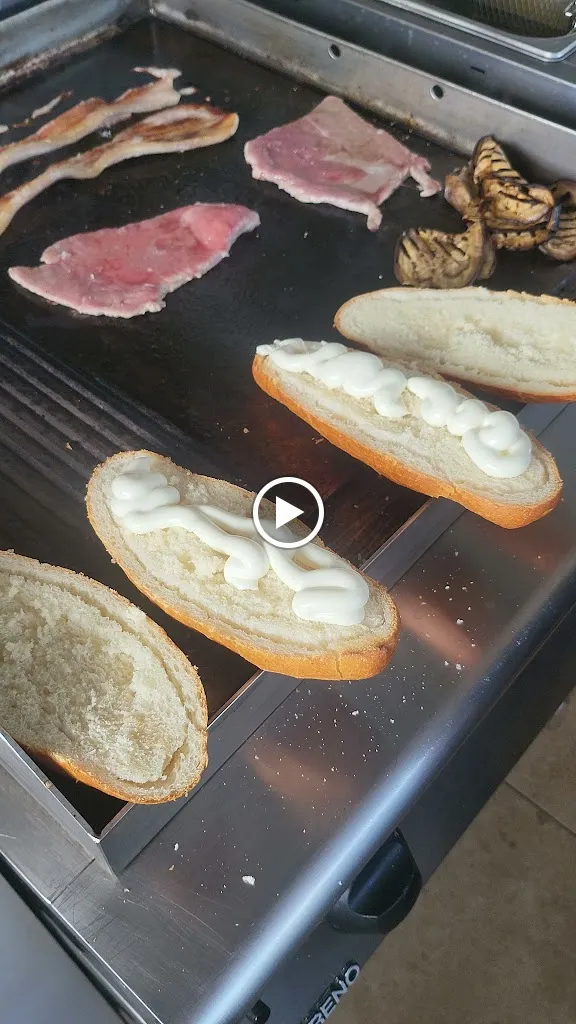 Il panino del gutto Panini alla griglia e Griglieria_San Giovanni in Fiore_slider_image_2