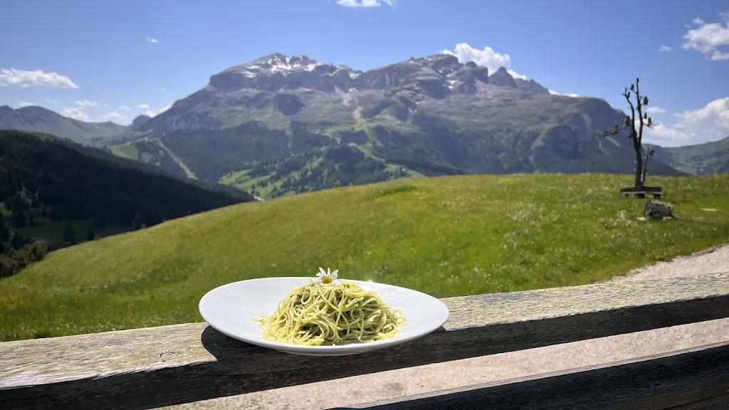 Marcin Michalski_Rifugio Punta Trieste_Corvara_review