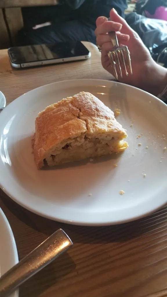 Toni Stoianov_Rifugio Punta Trieste_Corvara_review