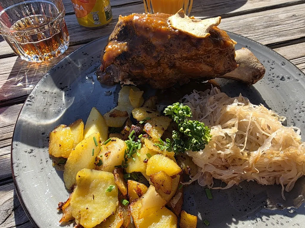 Leni Awati_Ristorante Mathiaskeller_Corvara_review