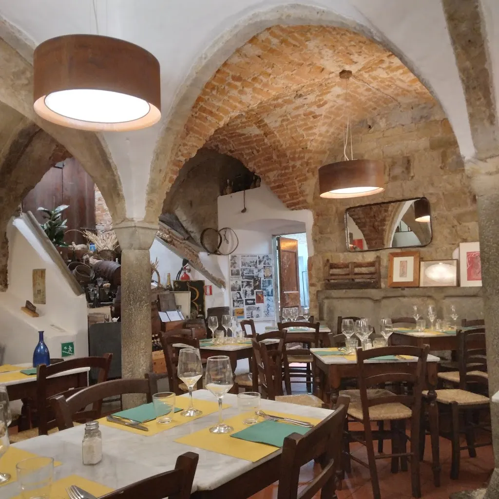 Alimentari Mescita Di Vini_San Nicolò_slider_image_1