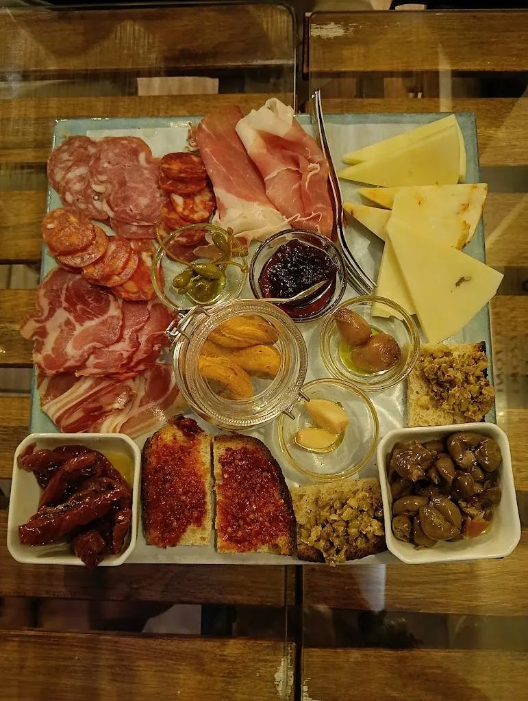 ross hope_BastaCosì_San Nicola Arcella_review