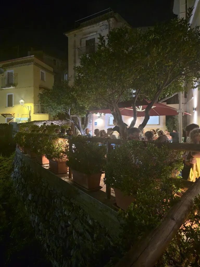 Tiziana Valeriani_Donero's_San Nicola Arcella_recensione