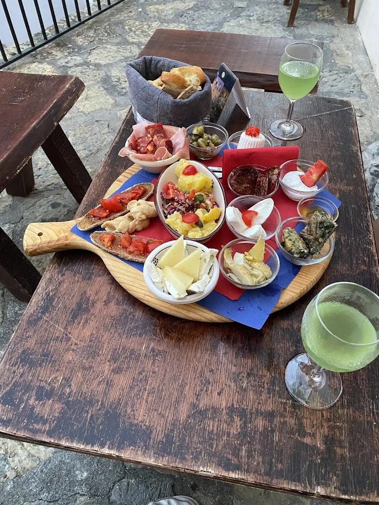 Il Vicolo Vineria & Libreria_San Nicola Arcella_slider_image_2