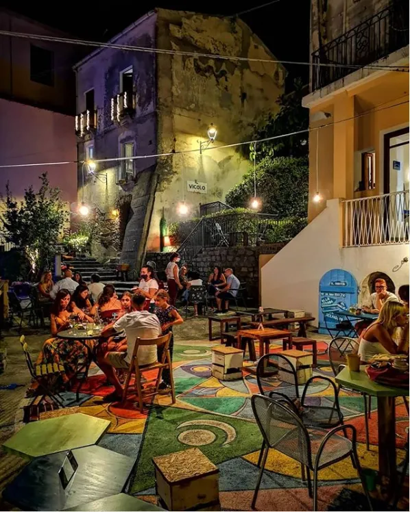 Il Vicolo Vineria & Libreria_San Nicola Arcella_slider_image_3