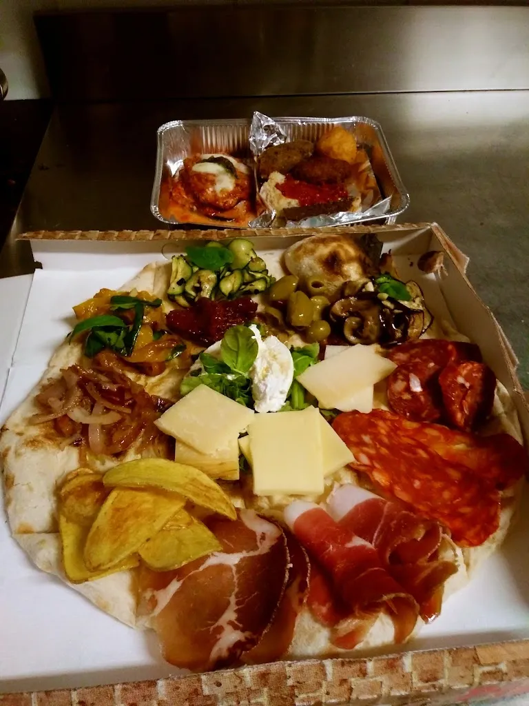 Menü_Pizza Jume_San Pietro in Guarano_Bild_1