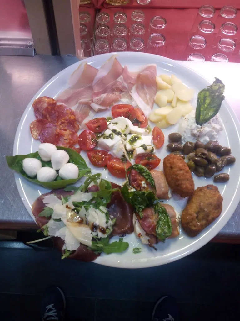 Menü_Pizza Jume_San Pietro in Guarano_Bild_3