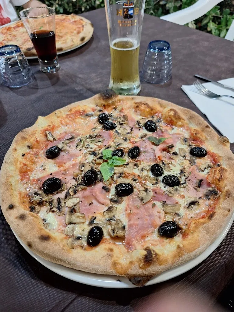 Nadine Mohr_Jonium - bar - pizzeria - ristorante - griglieria_San Sostene_review