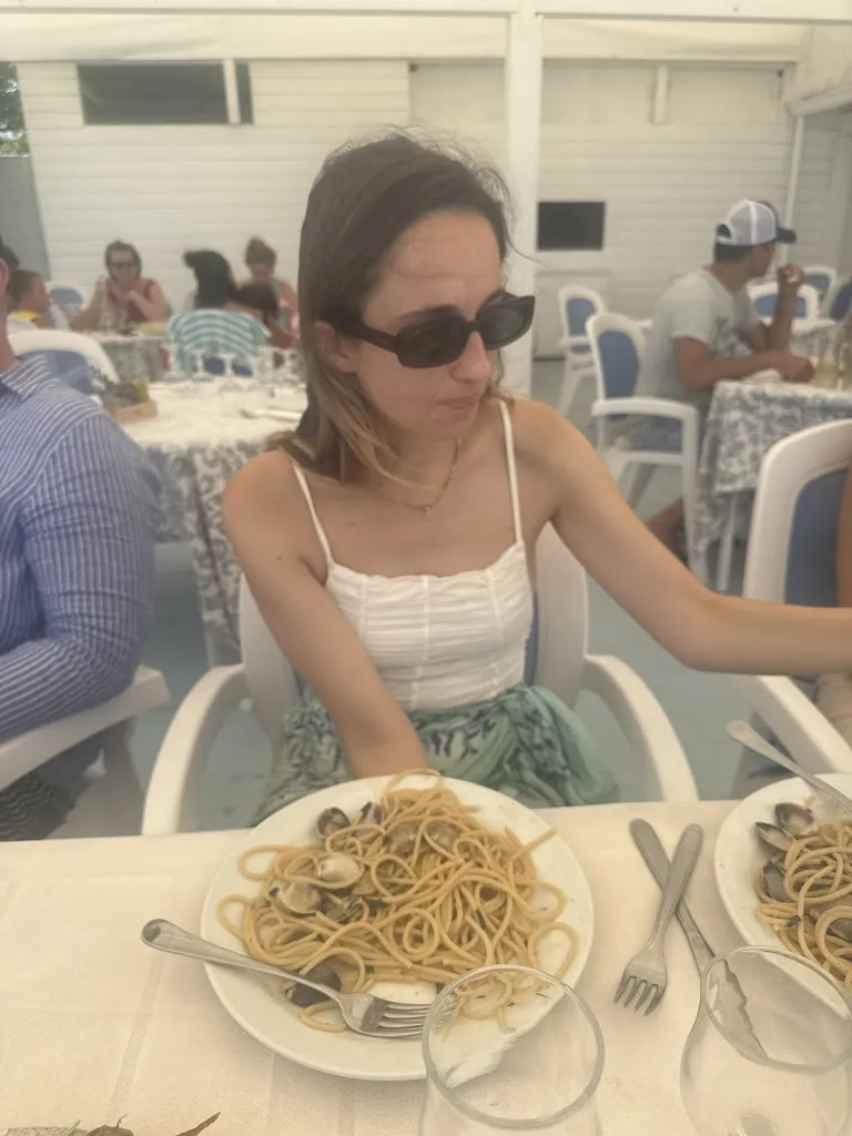 Henry Steel_Loudest Karaoke on the beach_San Sostene_review