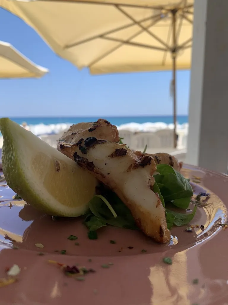 Giovanni Cerminara_Loudest Karaoke on the beach_San Sostene_review