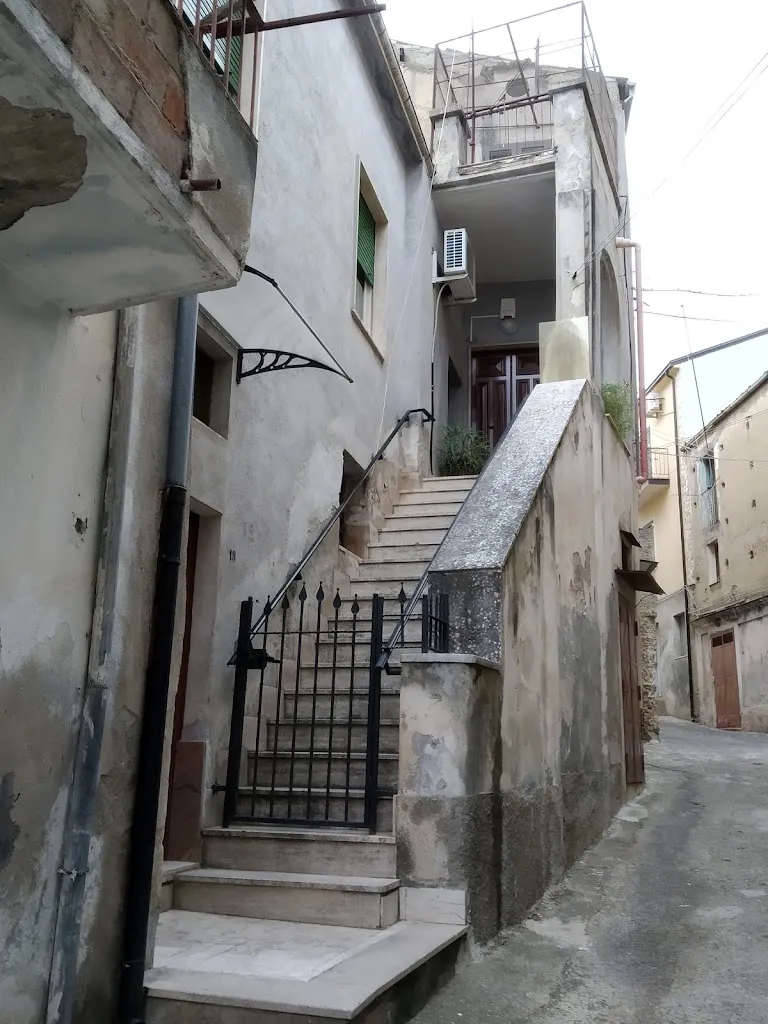 Roberto Follone_Symposion Pub_San Sosti_review