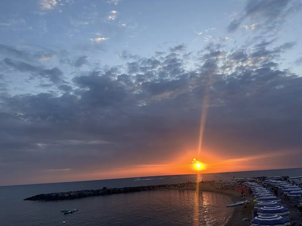 emma carr_Ristorante CLUB 24_Sangineto_review