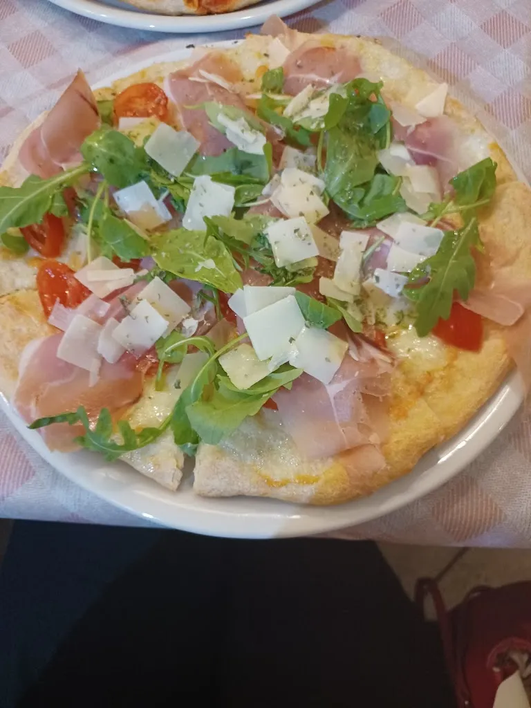 Laura Martino_Rebus Pub_San Pietro a Maida_recensione