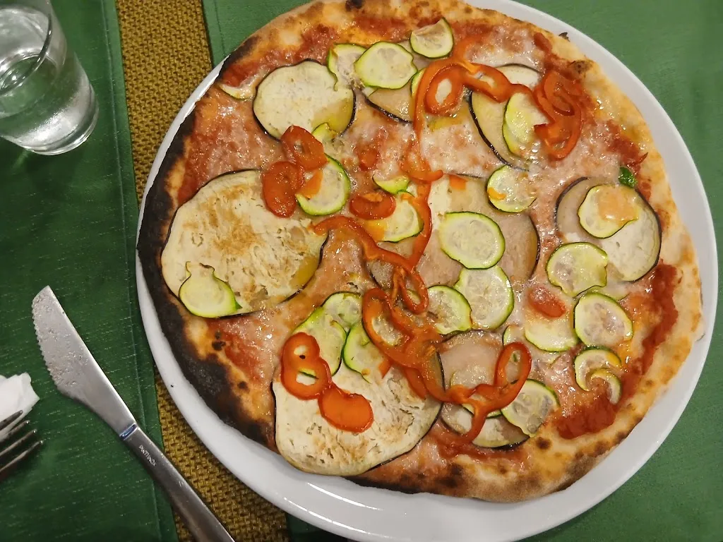 Pizzeria Mediterranee Sas_Sant'Andrea Ionio Marina_slider_image_2