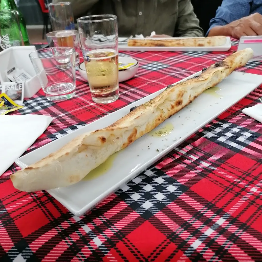 Pizzeria Mediterranee Sas_Sant'Andrea Ionio Marina_slider_image_3