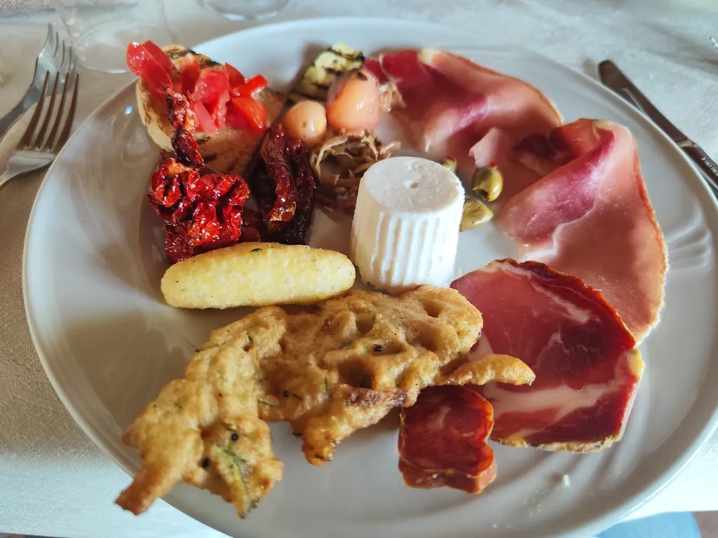 Ristorante Al Castagneto Pizzeria Di Lavalle Alesio_Santa Caterina Albanese_slider_image_2