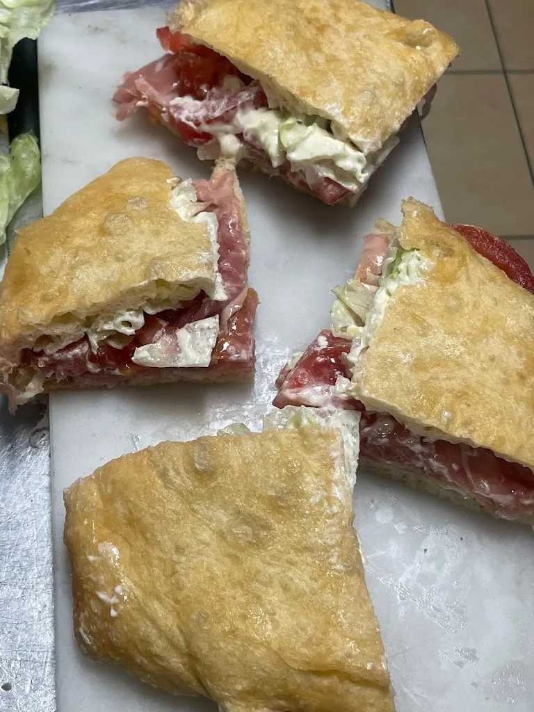 Bar paninoteca La Luna F.C_Santa Caterina dello Ionio_slider_image_3