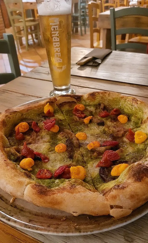 Aija Cibe_Pizzeria La Corte di Cristian Caristo_Santa Caterina dello Ionio_recensione