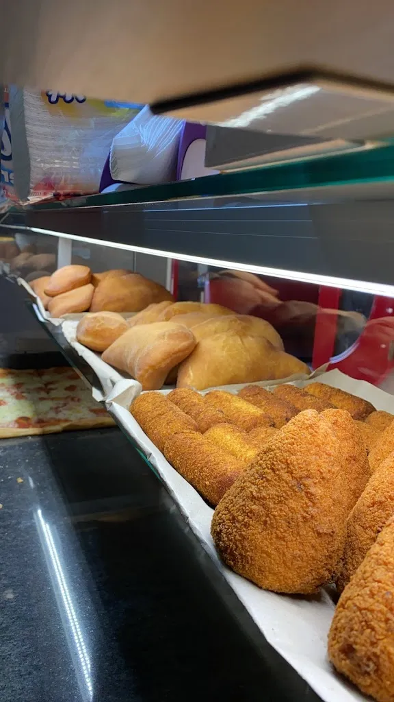 La Piazza Bar Rosticceria Pizzeria_Santa Severina_slider_image_3