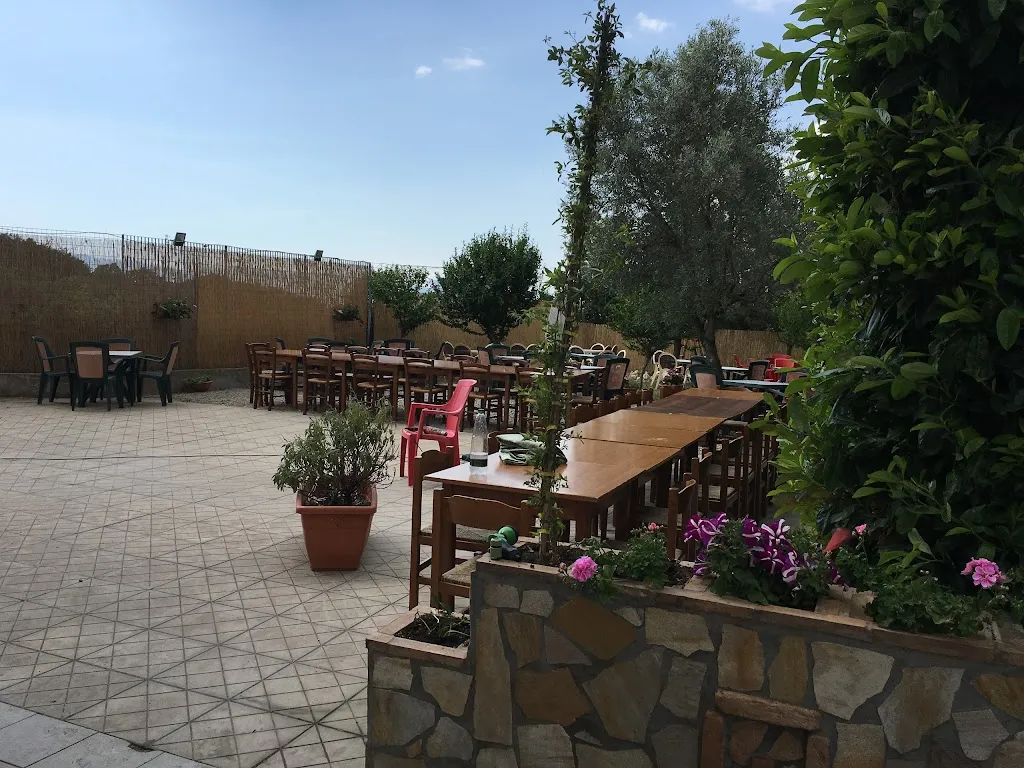 Pizzeria Ristorante La Cascina restaurant in Santo Stefano di Rogliano