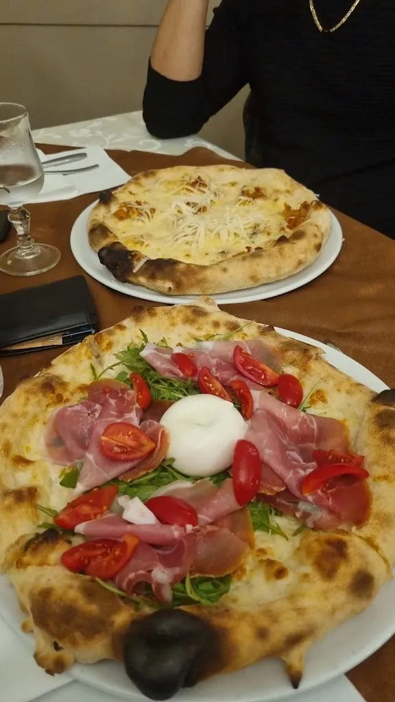 Ristorante Pizzeria Garga - Fratelli De Bartolo_Saracena_slider_image_3