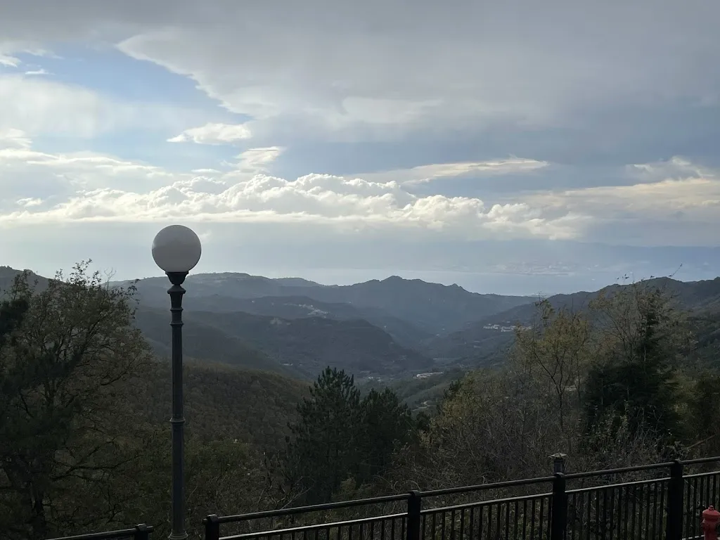 Knut Moelbach_SCHICCIO_Santo Stefano in Aspromonte_review