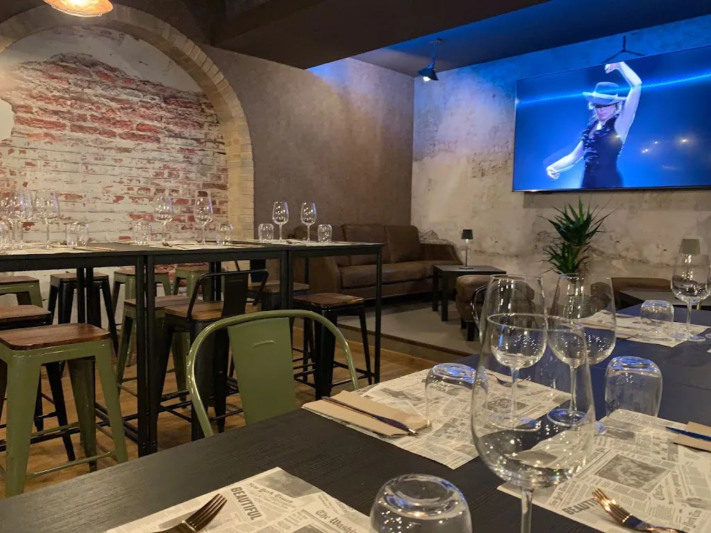 Olé Tapas e Stuzzicheria restaurant in Santa Maria del Cedro