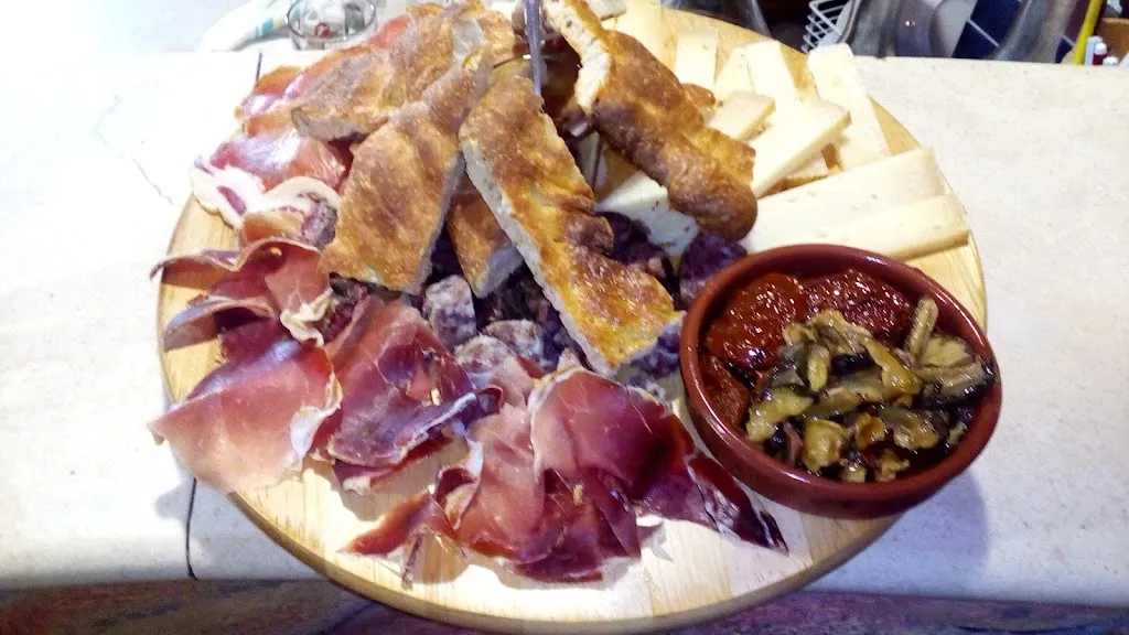 Poldos Plzza Pub_Farindola_slider_image_2