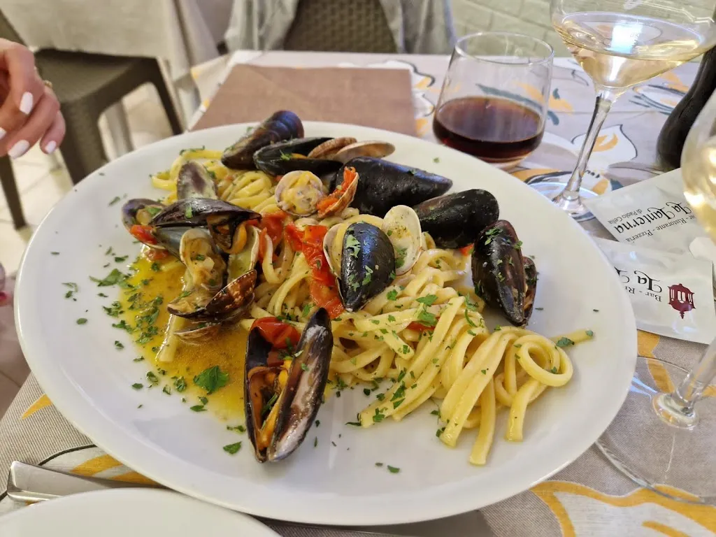 Anita IWANEK_Pizzeria La Lanterna_Santa Maria del Cedro_recensione