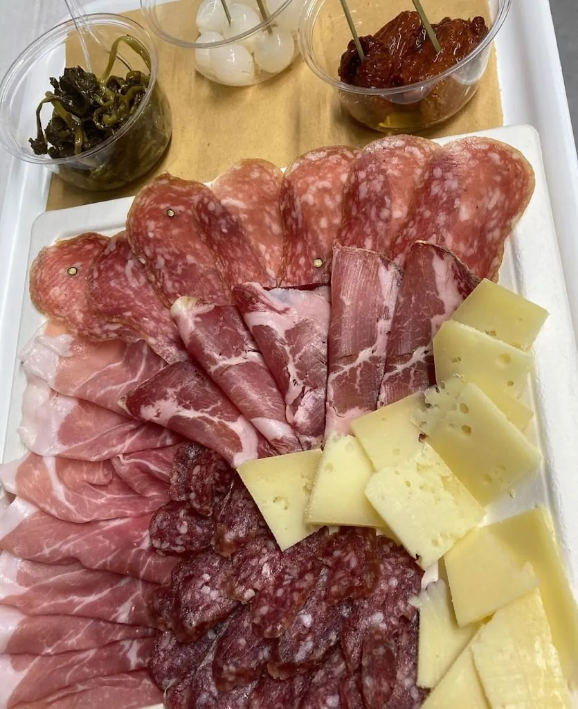 Green Bar-Bazar_Farindola_slider_image_1