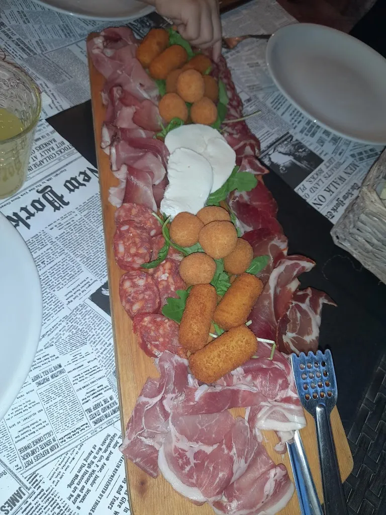 Pizzeria rosticceria da Antonio_Seminara_slider_image_2