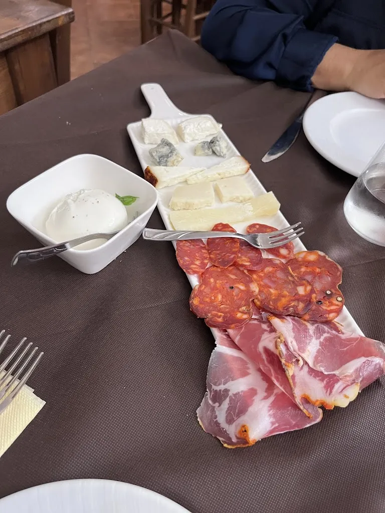 Osteria Malaspina_Serra d'Aiello_slider_image_2