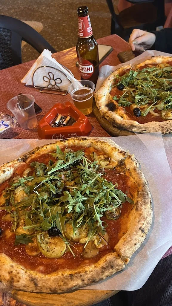 George Mitchinson_Pizzeria Mediterranea_Scalea_review