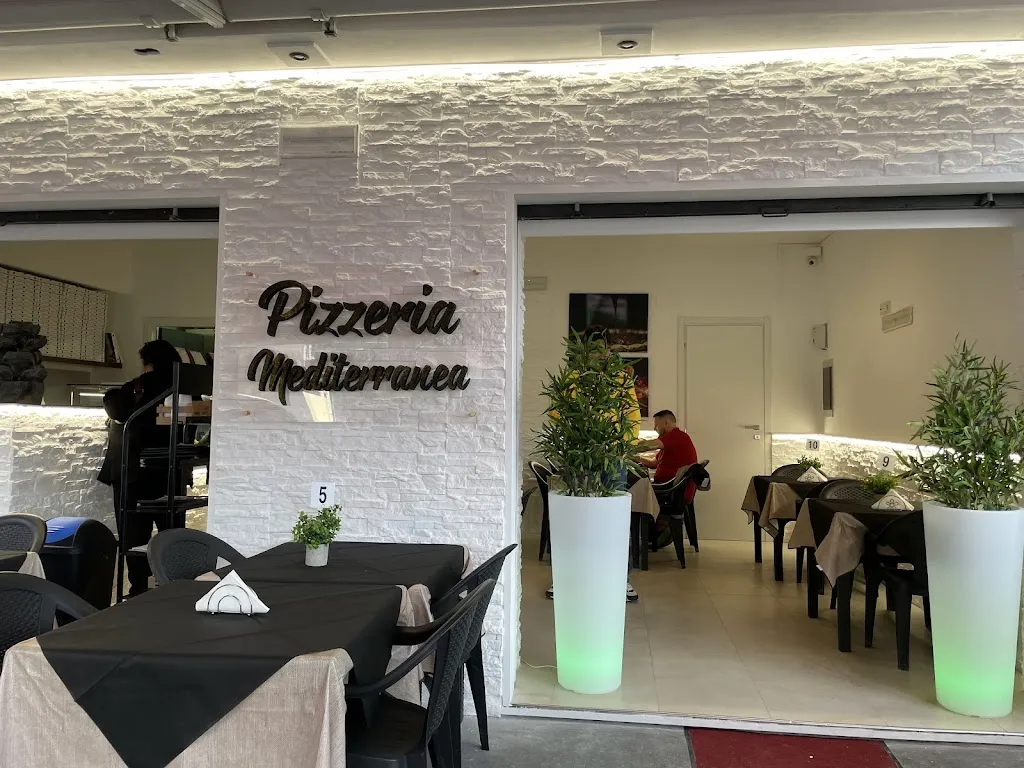 Pizzeria Mediterranea restaurant in Scalea