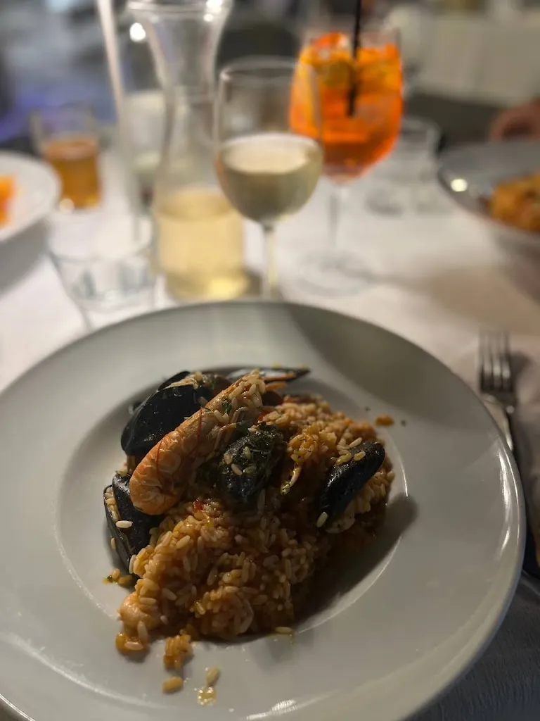 Mikhail Nikitin_Bar Genova atipico_Scalea_review