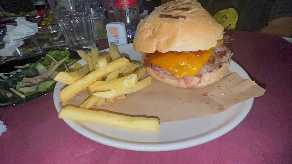 Matteo Carbone_Guindillas Pub_Scalea_recensione