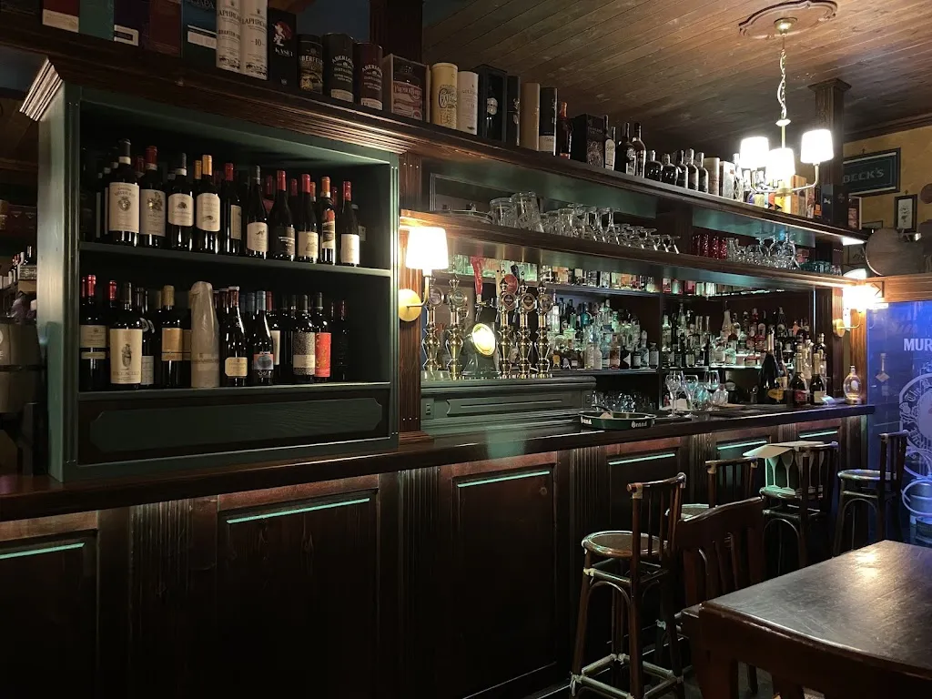 Beefeater's Victorian Pub restaurant in Serra San Bruno