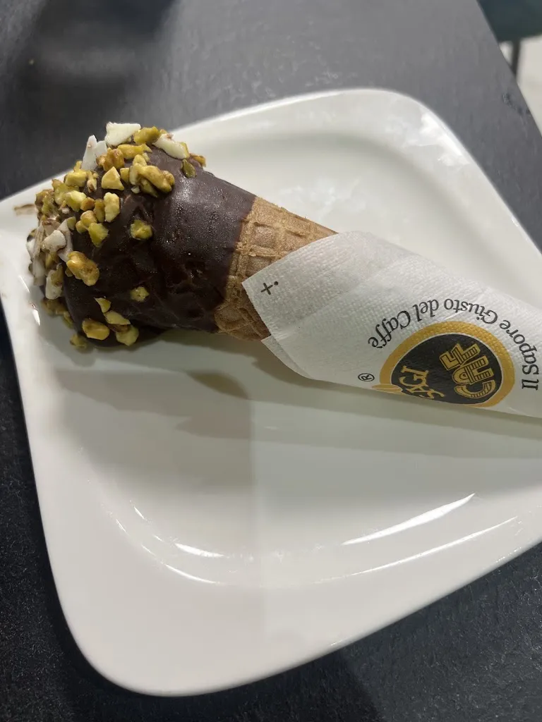 Antonio Serrao_Profumo di Pane P.zza Nenni_Serra San Bruno_review