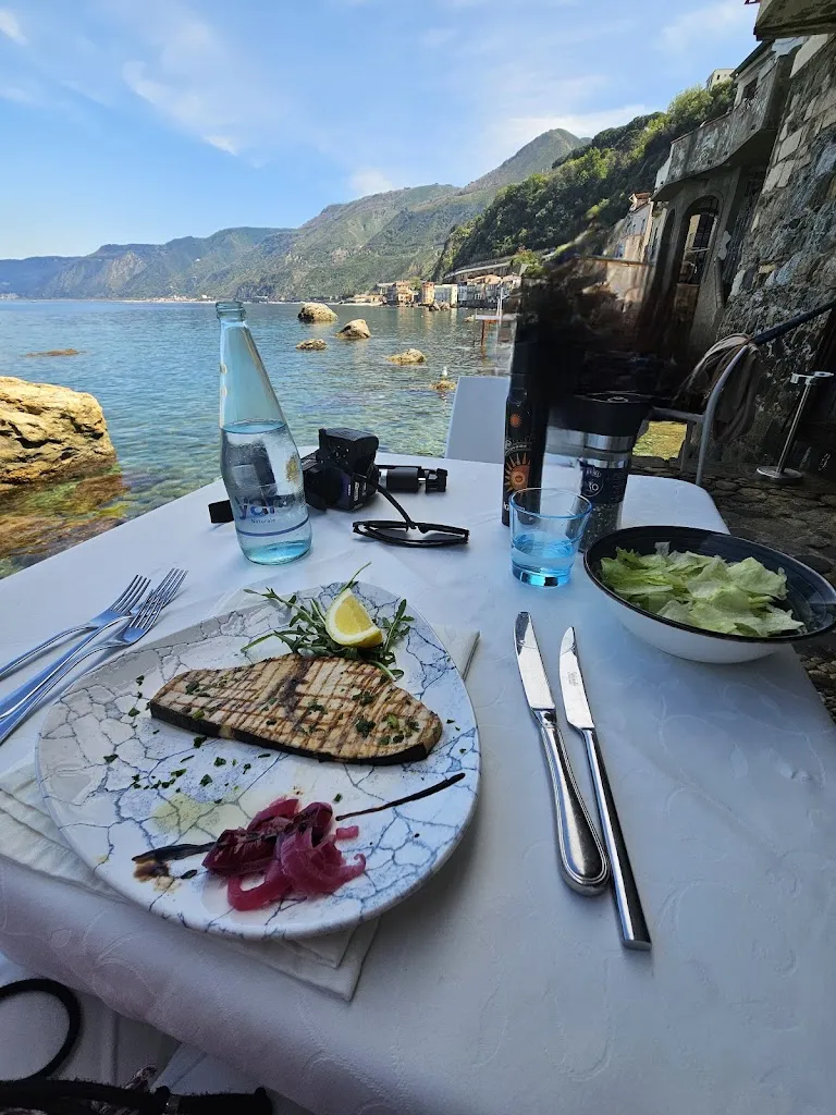 Nihad Benchikh Le Hocine_Ristorante Bleu De Toi_Scilla_review