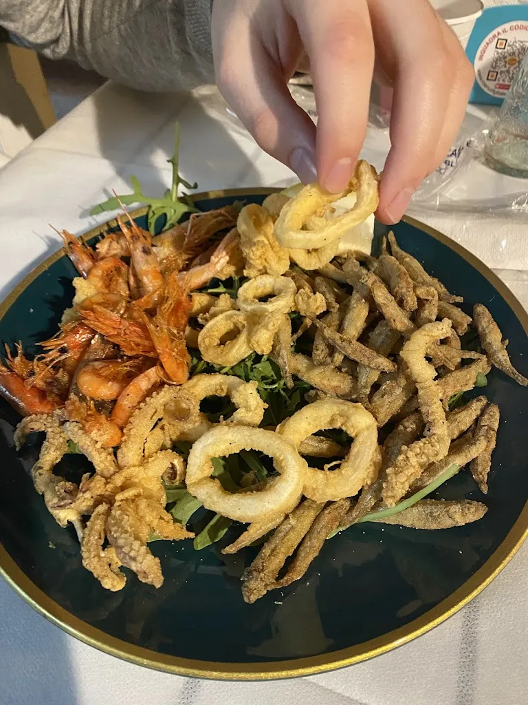 Tiên Thuỷ_Street good_Scilla_review