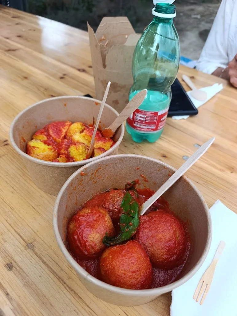 Makarōniá restaurant in Fresagrandinaria