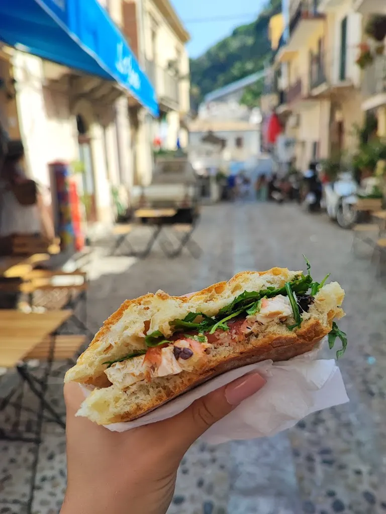 Erika Marcantuono_La Caletta Chianalea di Scilla_Scilla_recensione