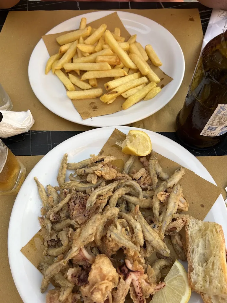 debora judit Rojo_Felix Cafè_Scilla_recensione