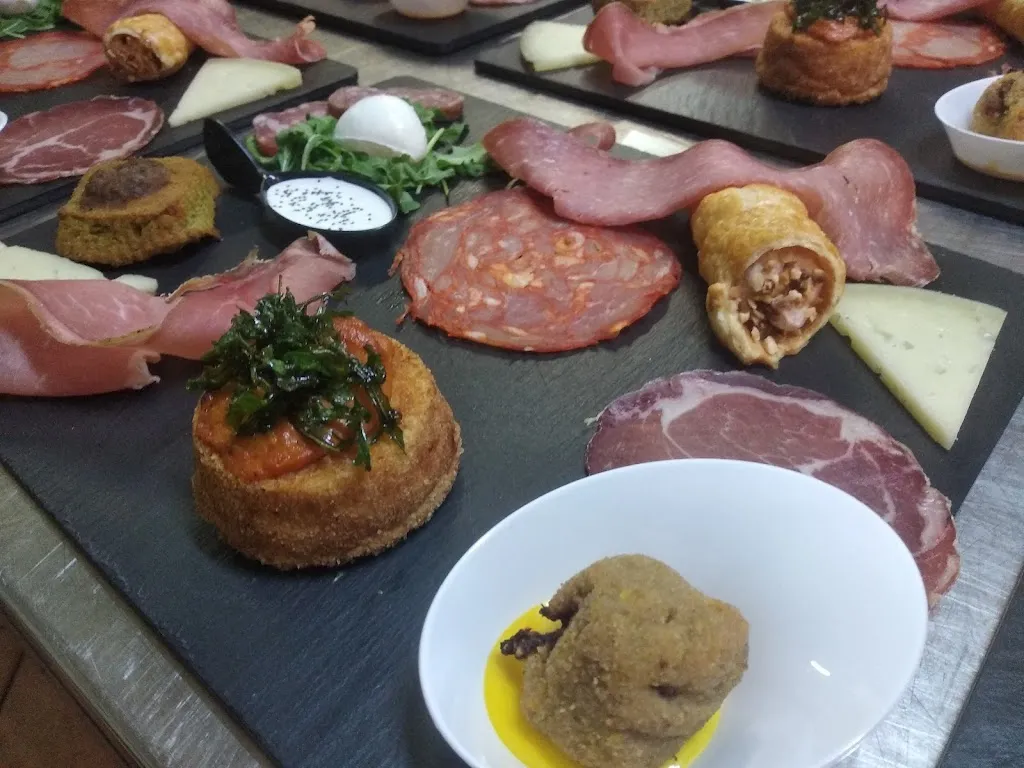 Menu_The Fox_Frisa_image_2