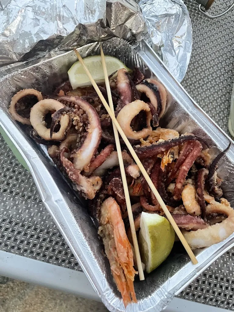 L G_Medusa Friggitoria_Sibari_review