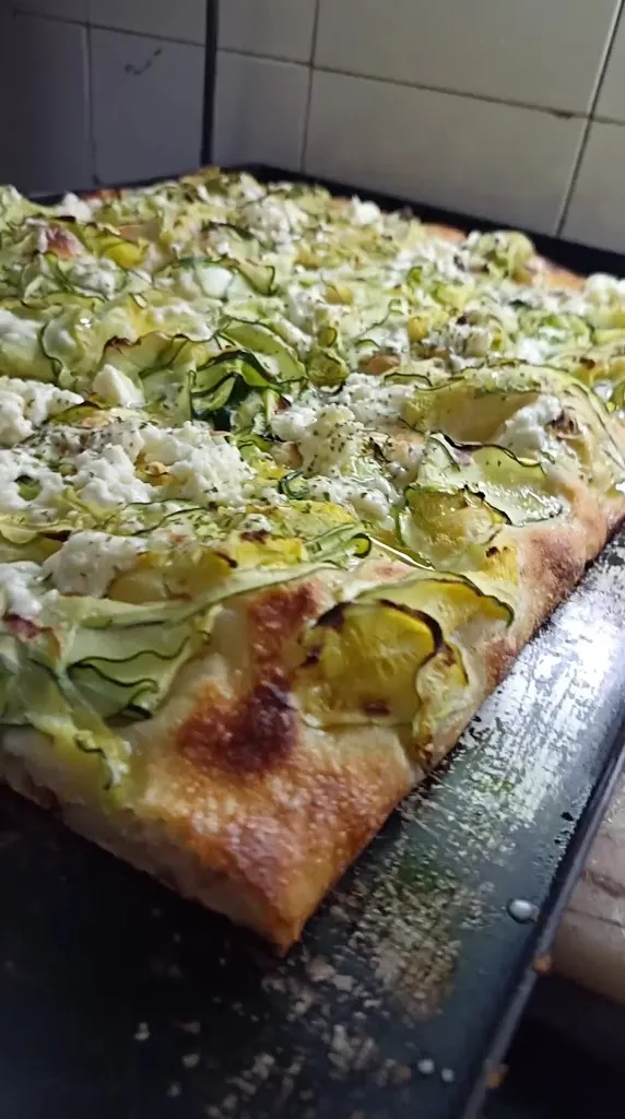 Pizzeria al taglio Snoopy_Sibari_slider_image_2