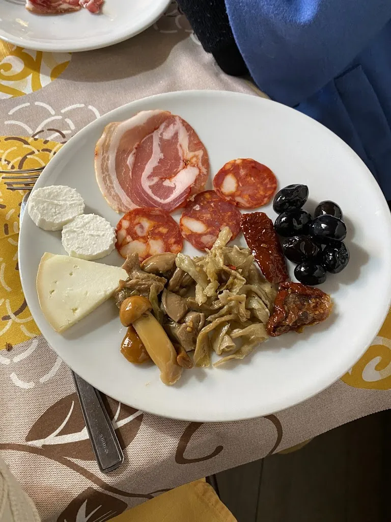 Ristorante Pizzeria La Coccinella_Spadola_slider_image_3